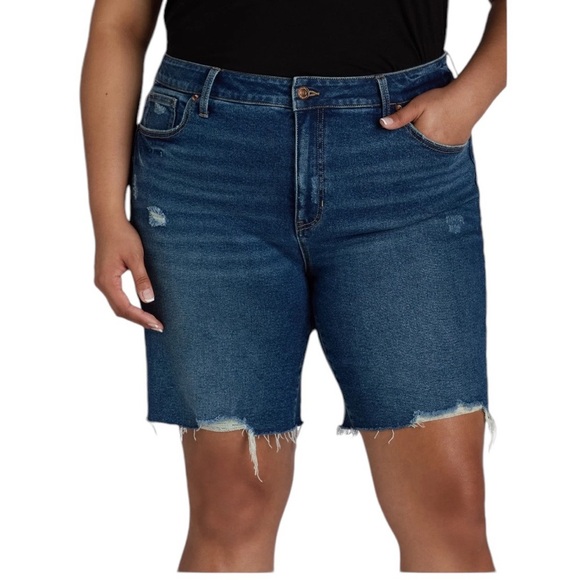 NWT Terra & Sky Destructed Hem Distressed Bermuda Jean Shorts High Rise Size 18W - Picture 1 of 13